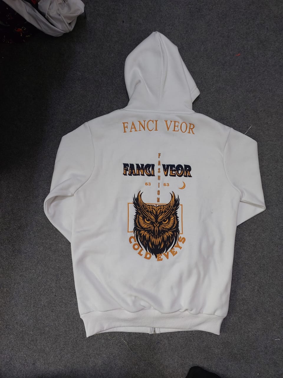 (white) zip up hoodie